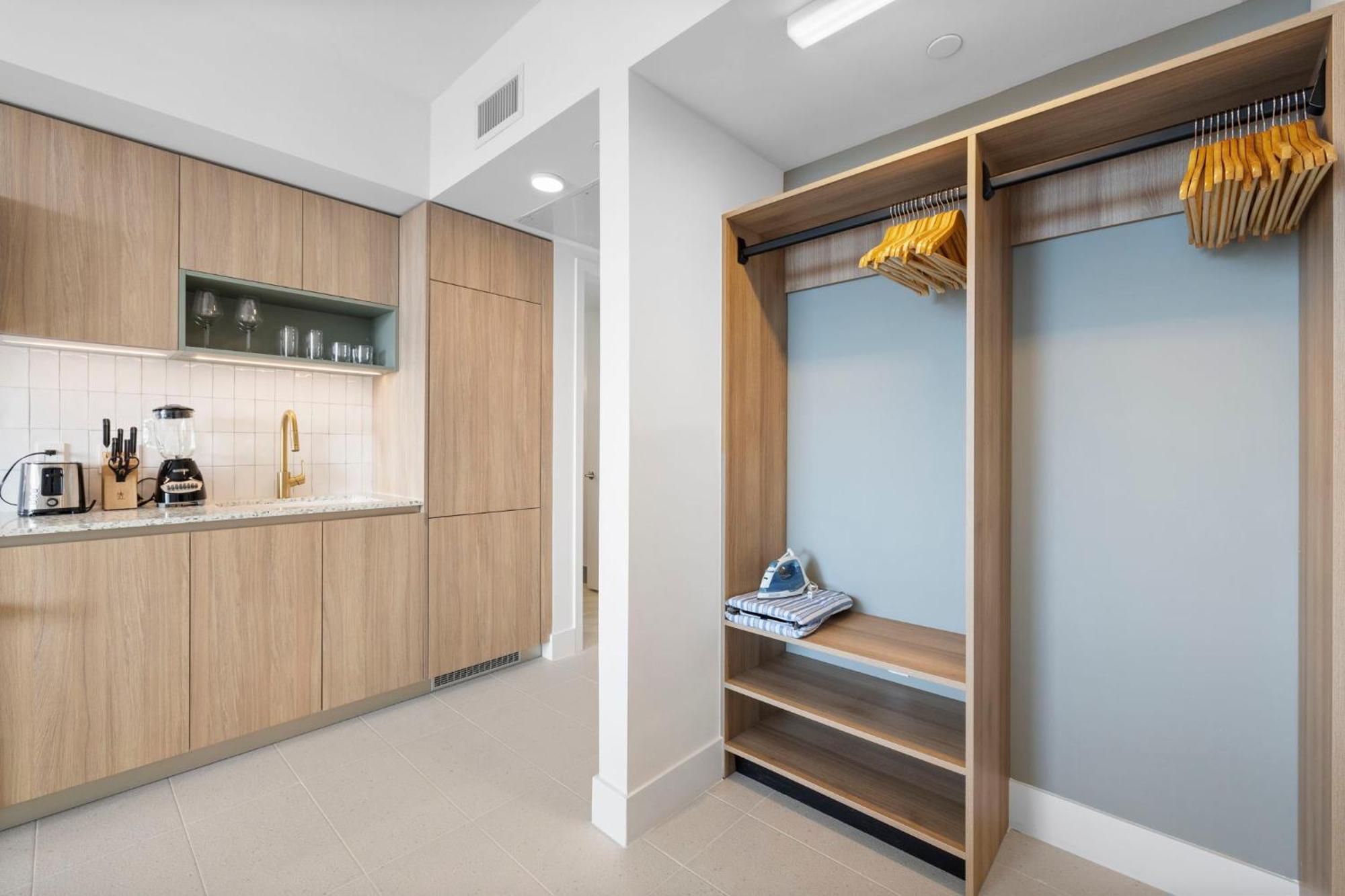 Apartment Luxury On 47th! Floor In Downtown *