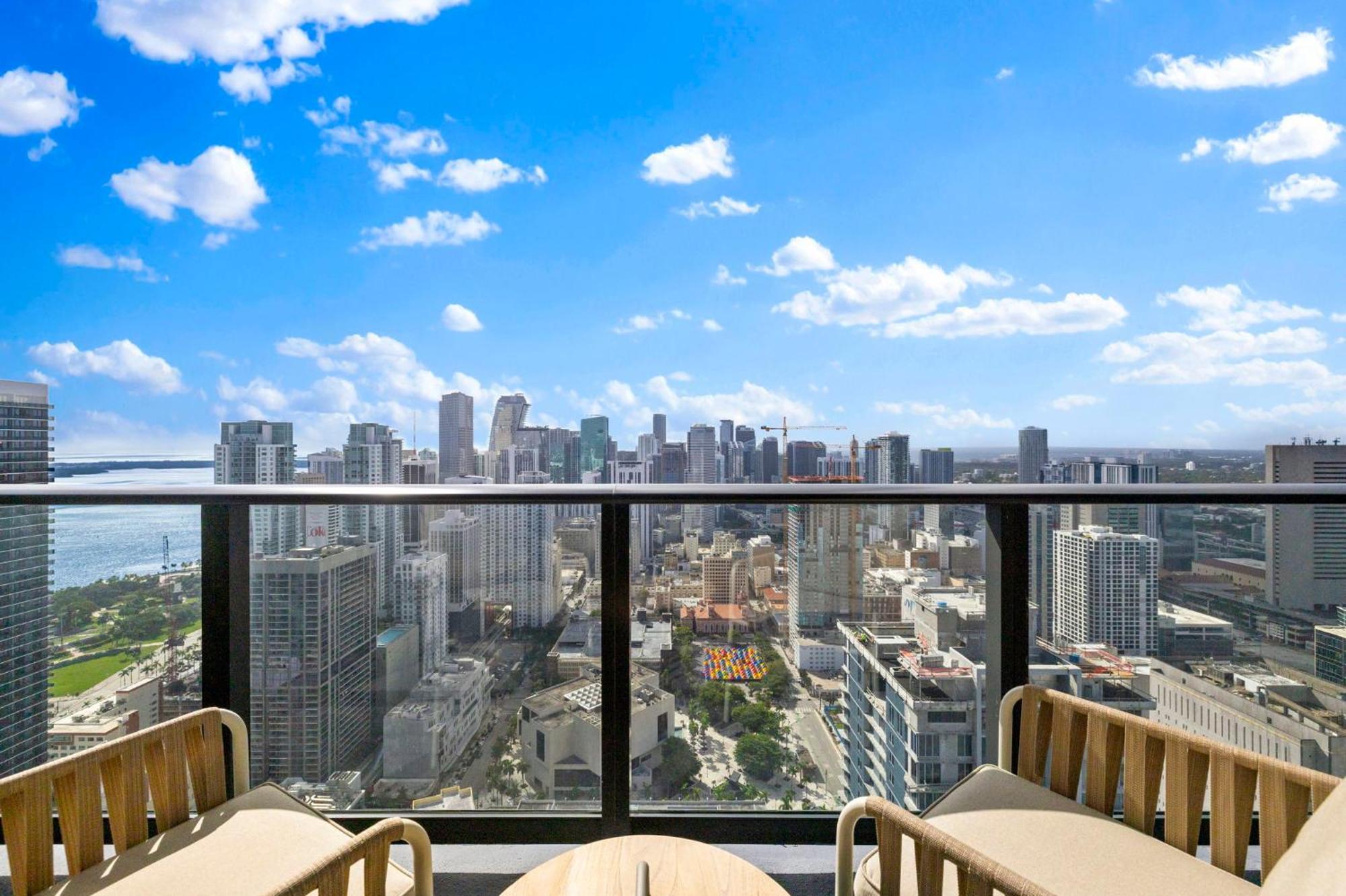 Luxury On 47th! Floor In Downtown Apartamento Miami